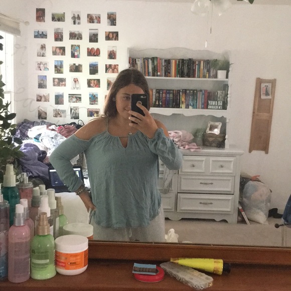 Cold Shoulder Top - Picture 6 of 6